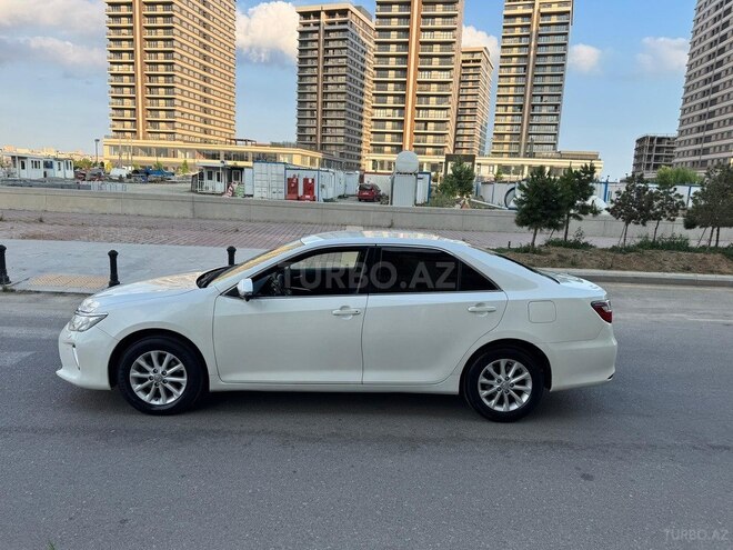 Toyota Camry-3