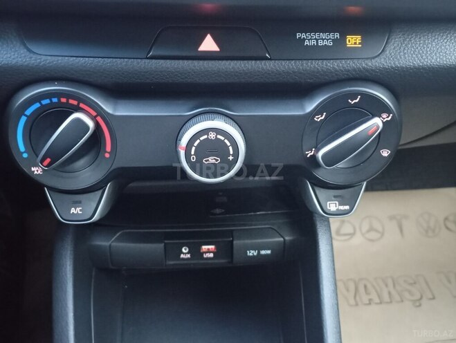 Kia Rio-17