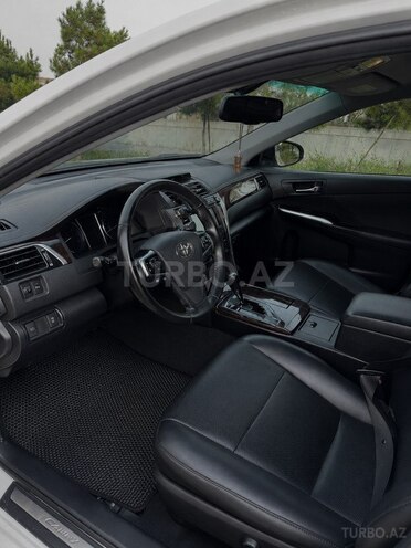 Toyota Camry-7