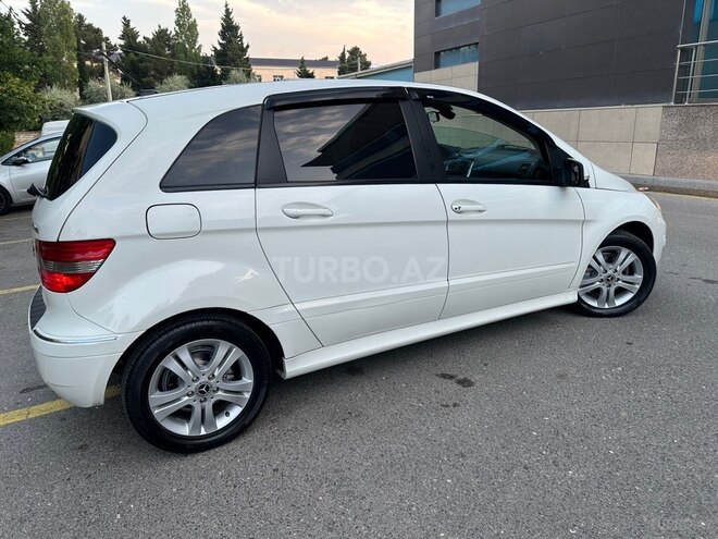 Mercedes B 170-8