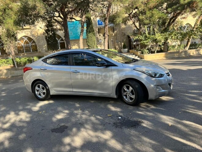 Hyundai Avante-2