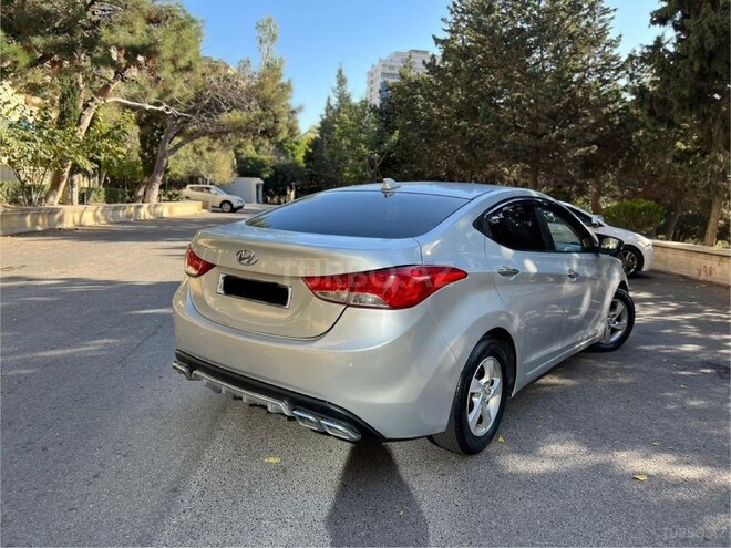 Hyundai Avante-5