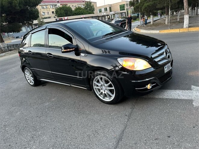 Mercedes B 170-9