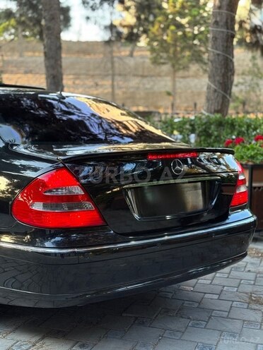 Mercedes E 240-7