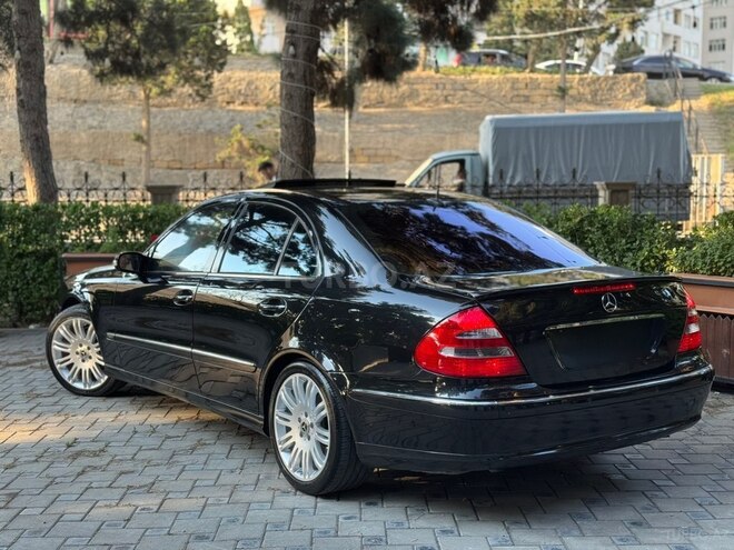Mercedes E 240-6