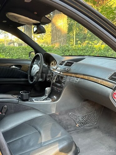 Mercedes E 240-10