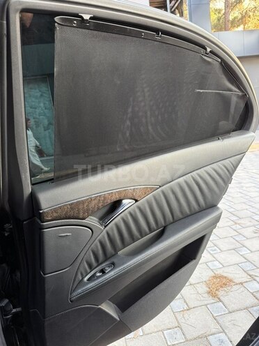 Mercedes E 240-19