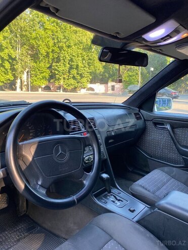 Mercedes C 180-9