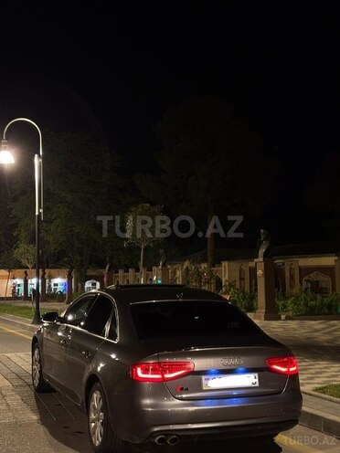 Audi A4-8