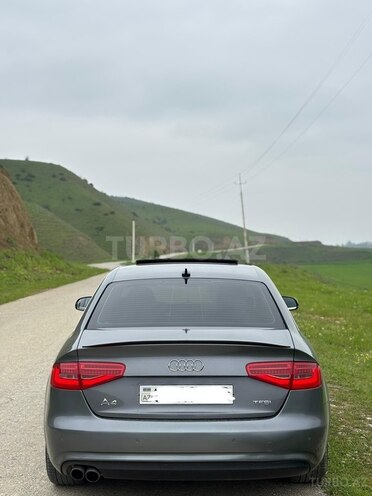 Audi A4-10