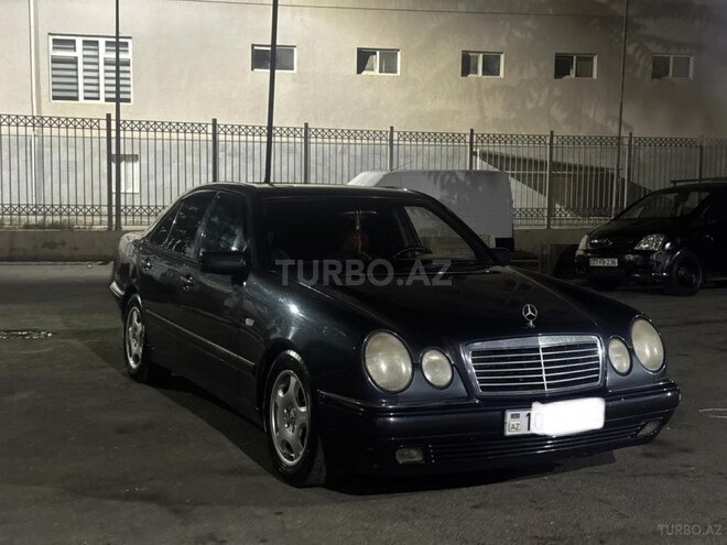 Mercedes E 230-1