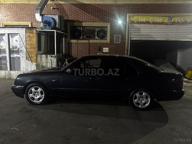 Mercedes E 230-5