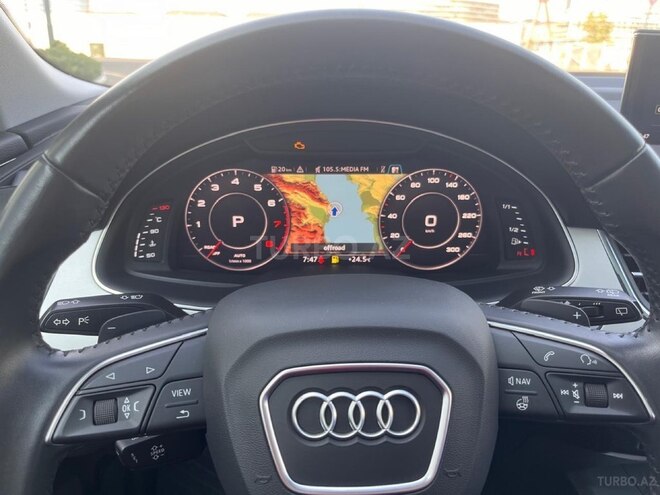 Audi Q7-8