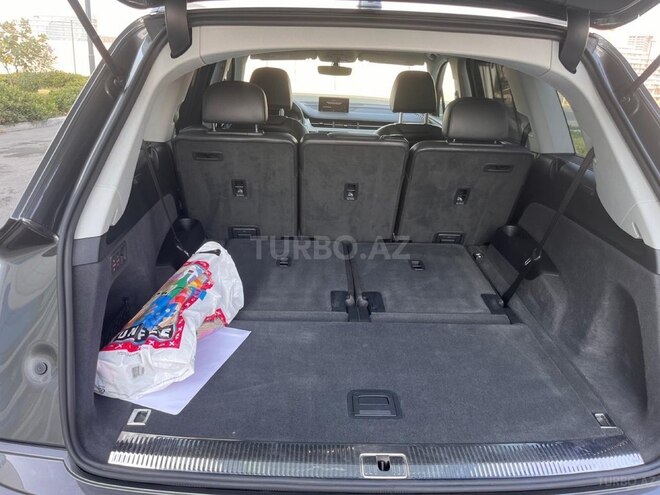 Audi Q7-7