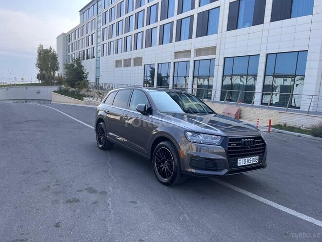Audi Q7-4