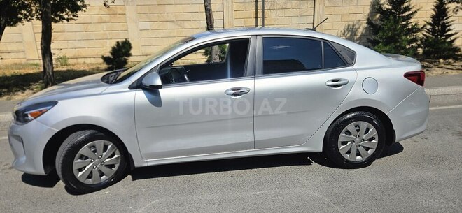Kia Rio-5