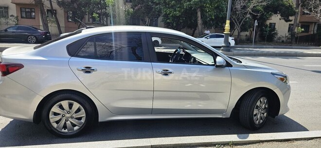 Kia Rio-7