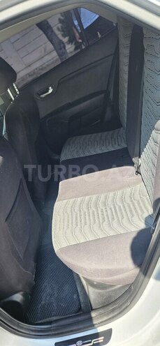 Kia Rio-10