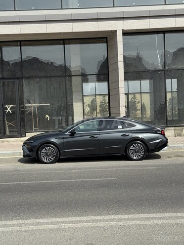 Hyundai Sonata-4