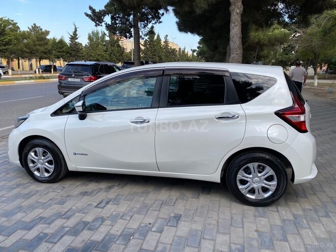 Nissan Note-7