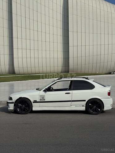 BMW 318-2