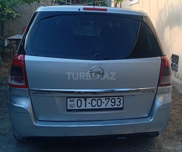 Opel Zafira-2