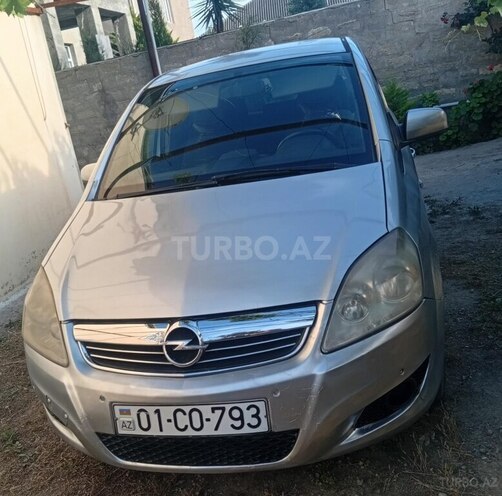 Opel Zafira-1