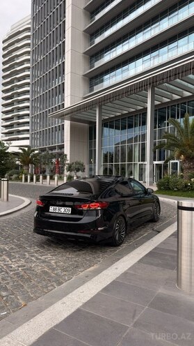 Hyundai Elantra-6