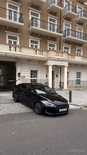Hyundai Elantra-2
