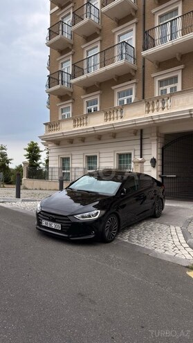 Hyundai Elantra-3