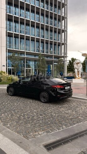 Hyundai Elantra-5