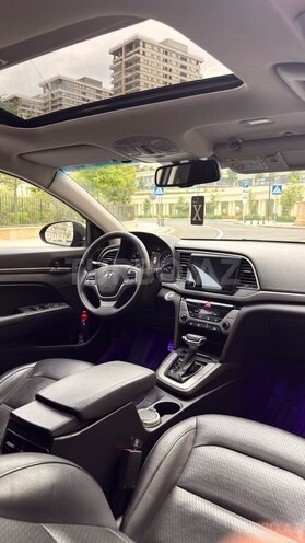 Hyundai Elantra-8