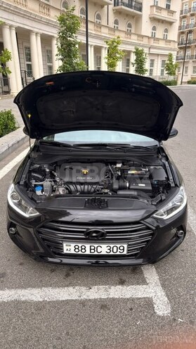 Hyundai Elantra-7