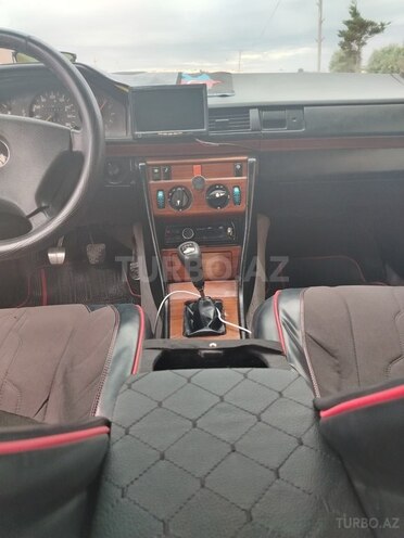 Mercedes 200 D-3