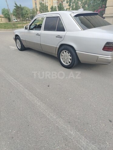 Mercedes 200 D-5