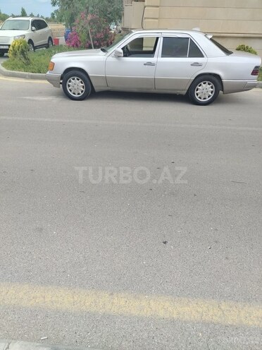 Mercedes 200 D-7