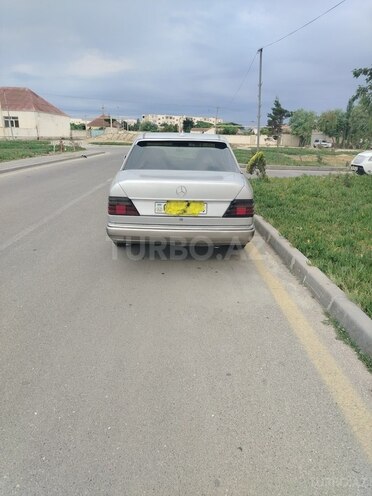 Mercedes 200 D-4