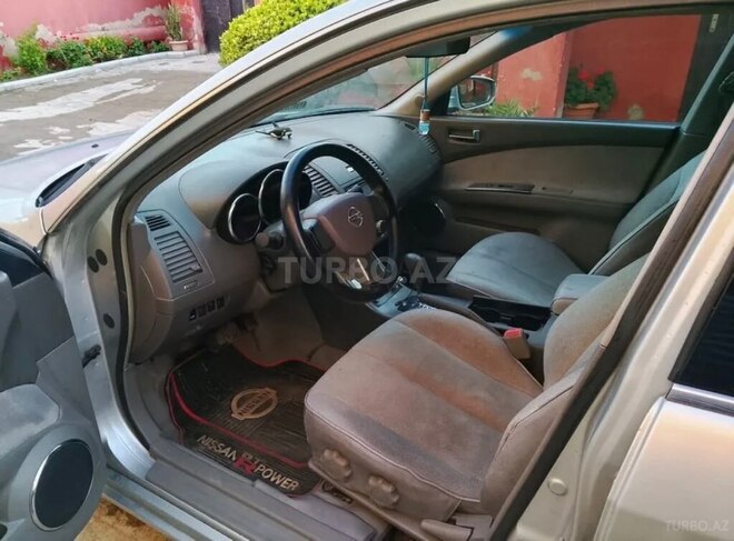 Nissan Altima-7