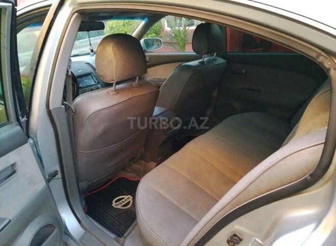 Nissan Altima-8