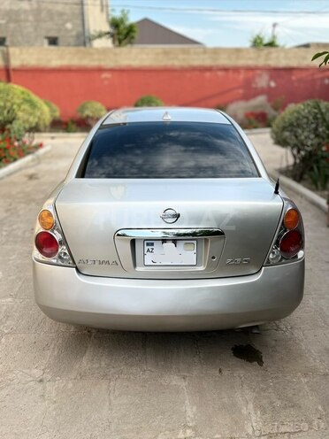Nissan Altima-3