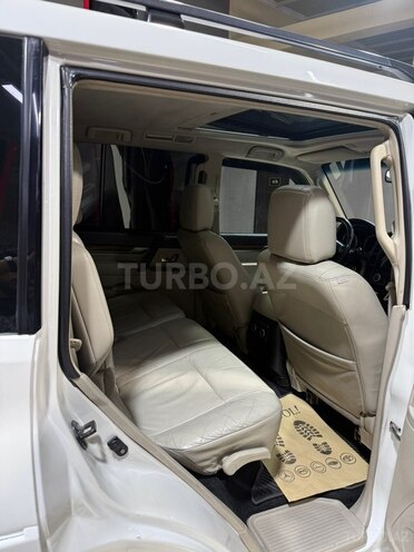 Mitsubishi Pajero-17