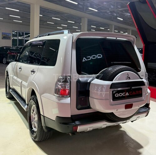 Mitsubishi Pajero-10