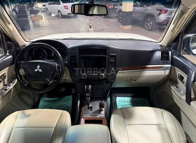 Mitsubishi Pajero-14