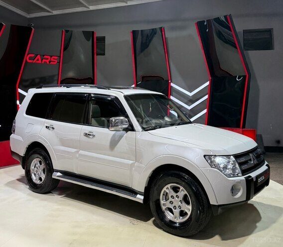 Mitsubishi Pajero-8