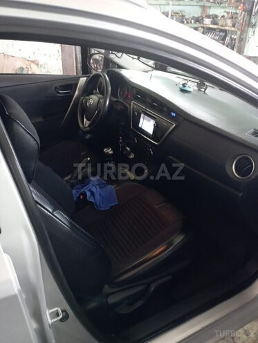 Toyota Auris-6