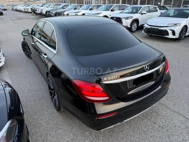 Mercedes E 220 d-2