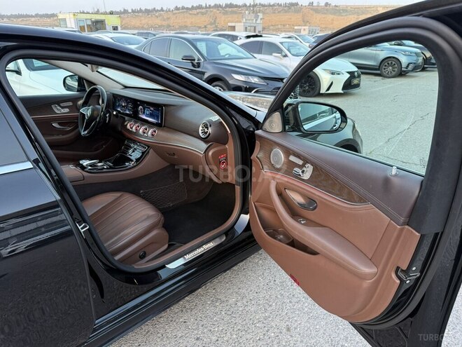 Mercedes E 220 d-5