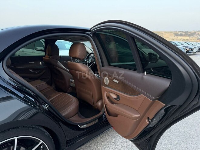 Mercedes E 220 d-6