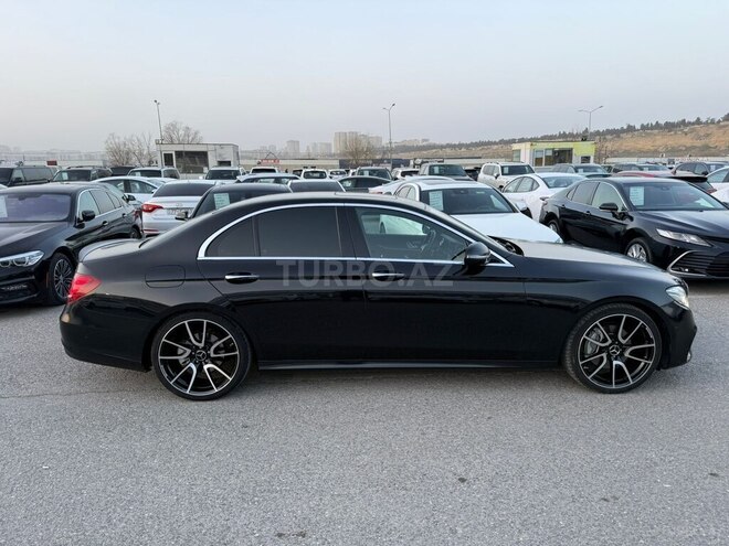 Mercedes E 220 d-4