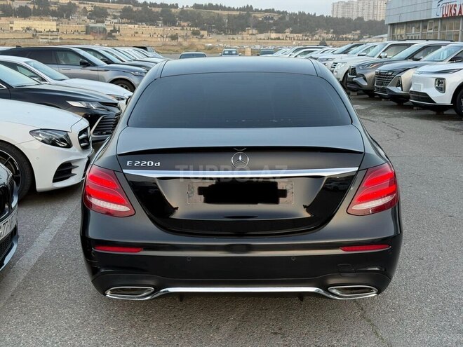 Mercedes E 220 d-8